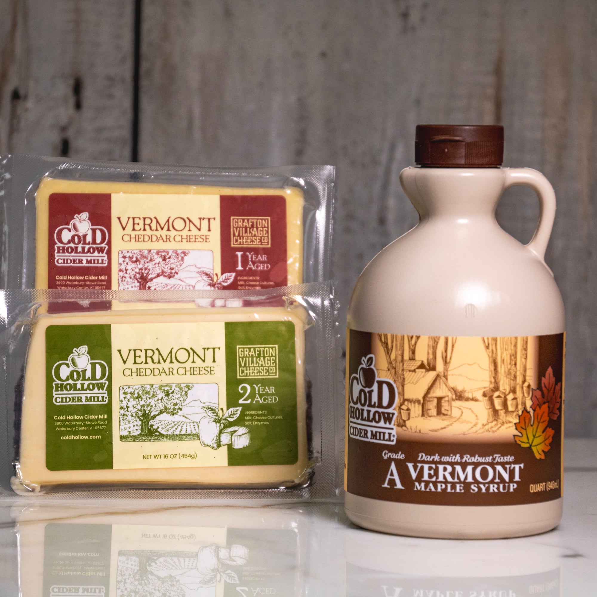 Vermont Classic Gift Pack – Aged Cheddars & Maple Syrup